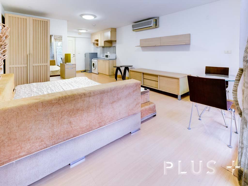 พลัส 38 ฮิป