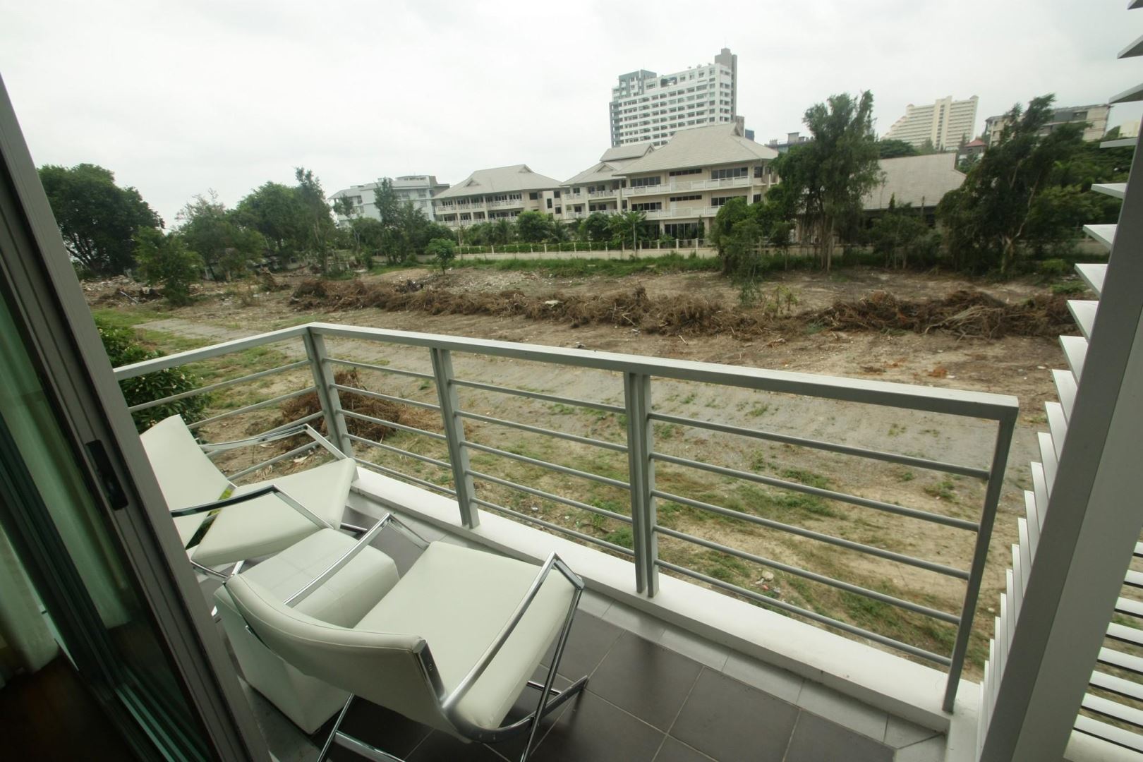 บ้านแสนดาว