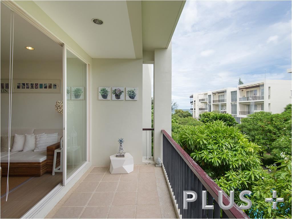 บ้านนับคลื่น