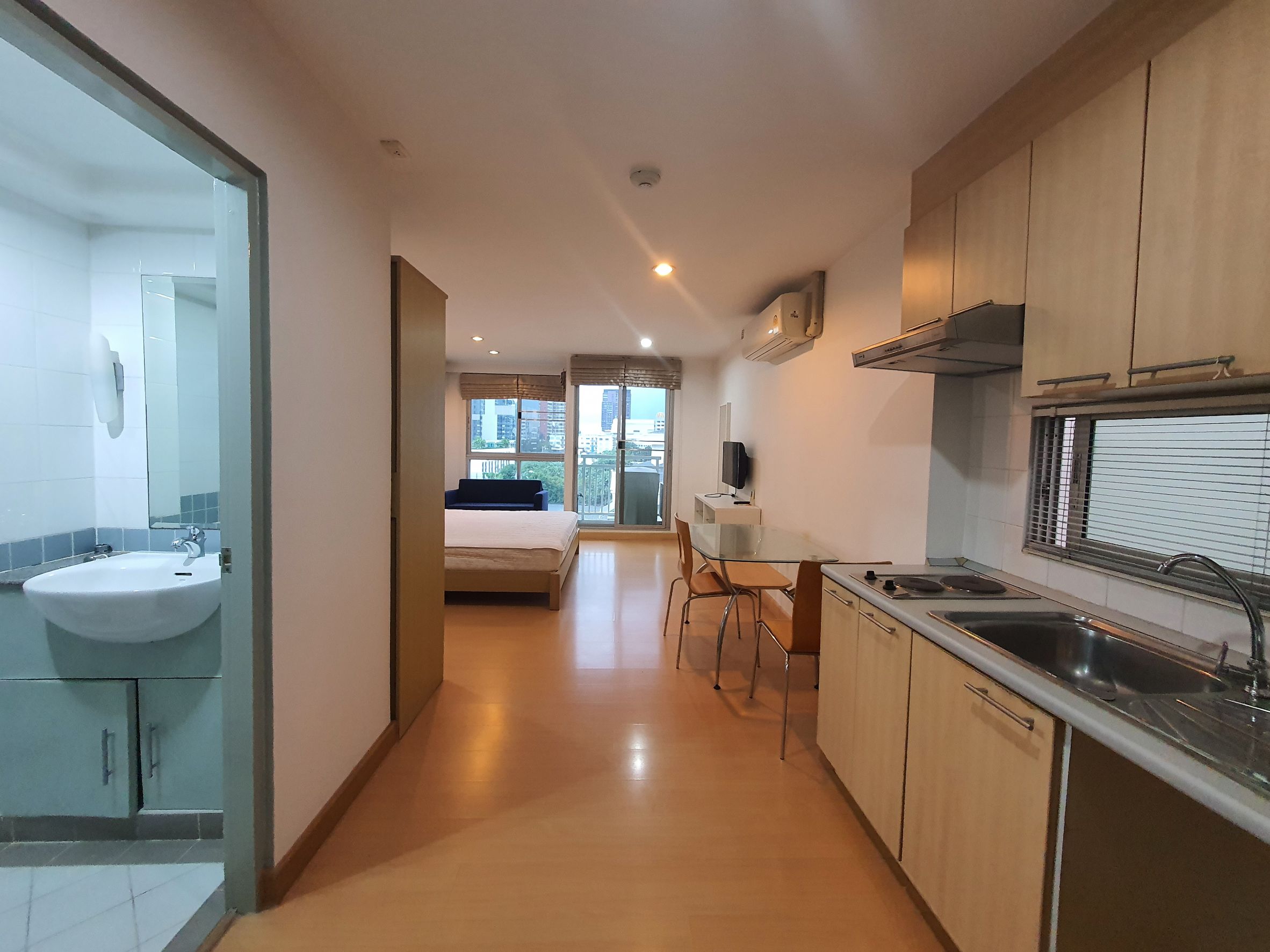 พลัส 38 ฮิป