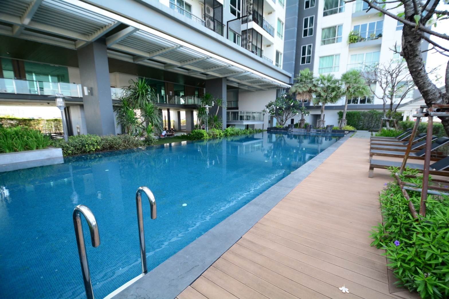 เดอะ รูม สาทร - ตากสิน