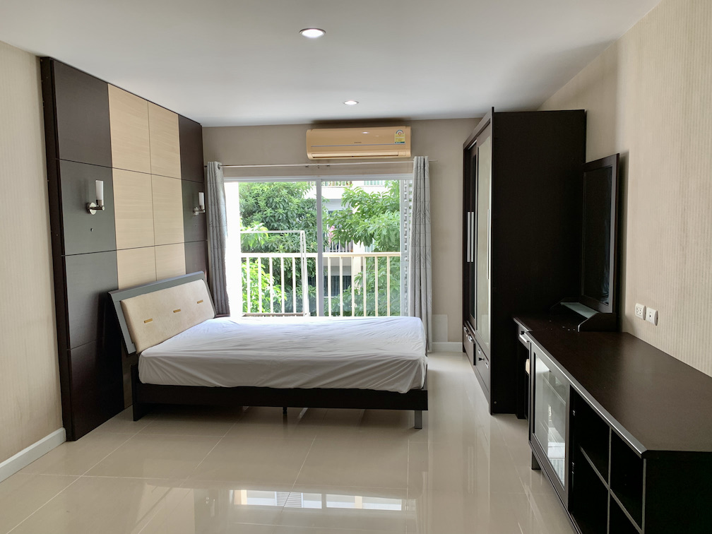 เมโทร พาร์ค สาทร
